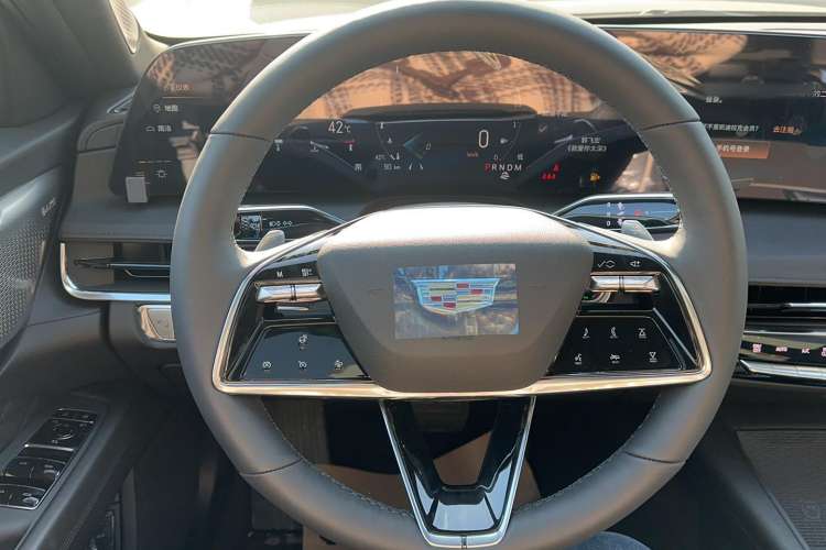 Used Cadillac CT6 2023 28T Prestige Model Steering Wheel