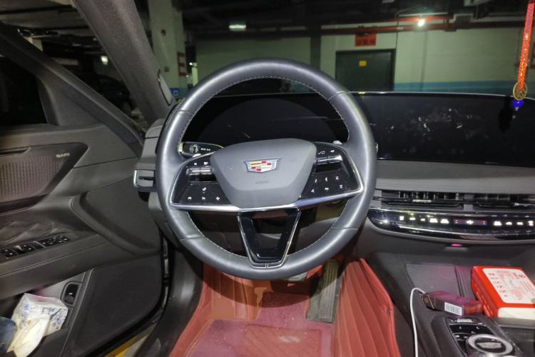Used Cadillac CT6 2023 28T Prestige Model Steering Wheel