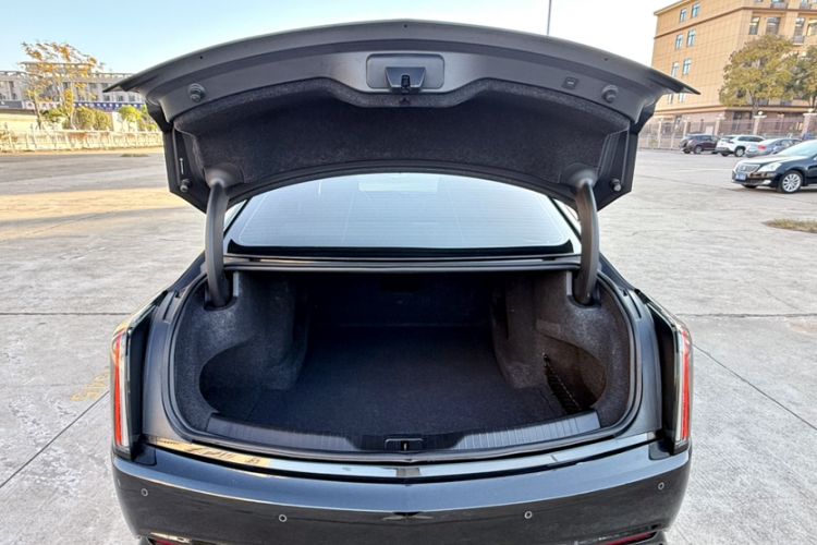 Used Cadillac CT6 2023 28T Platinum Edition Trunk