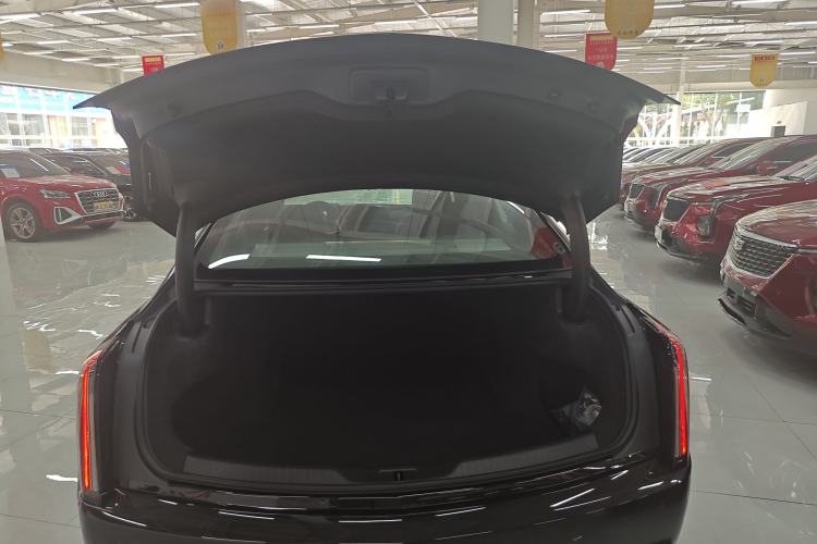 Used Cadillac CT6 2023 28T Platinum Edition Trunk