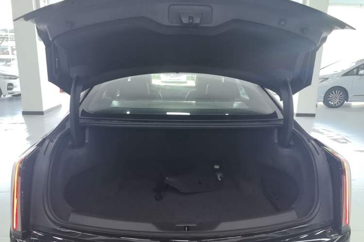 Used Cadillac CT6 2023 28T Platinum Edition Trunk
