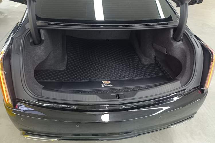 Used Cadillac CT6 2023 28T Luxury Version Trunk