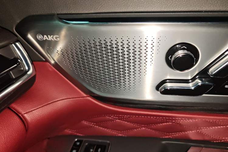 Used Cadillac CT6 2023 28T Platinum Edition Interior 1