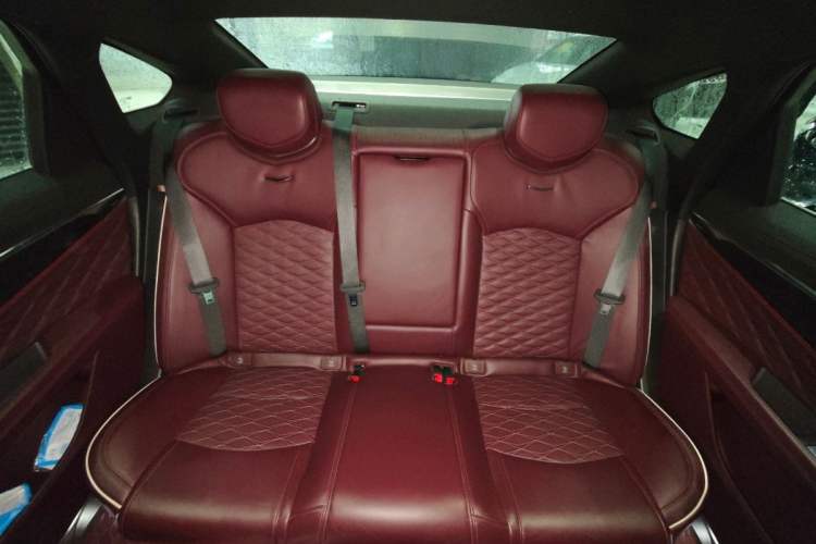 Used Cadillac CT6 2023 28T Platinum Edition Interior 4