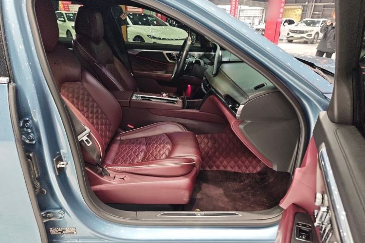 Used Cadillac CT6 2023 28T Platinum Edition Interior 7