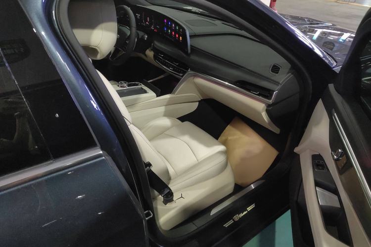 Used Cadillac CT6 2023 28T Fashion Edition Right Front Seat