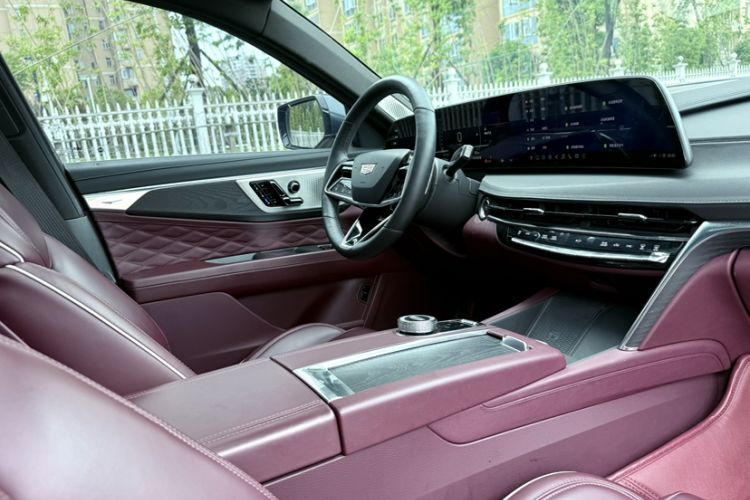 Used Cadillac CT6 2023 28T Platinum Edition Audio And AC Panel
