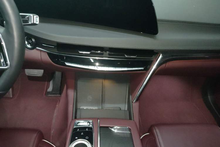 Used Cadillac CT6 2023 28T Platinum Edition Audio And AC Panel