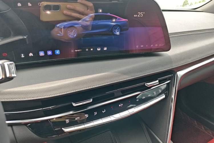 Used Cadillac CT6 2023 28T Fashion Edition Audio And AC Panel