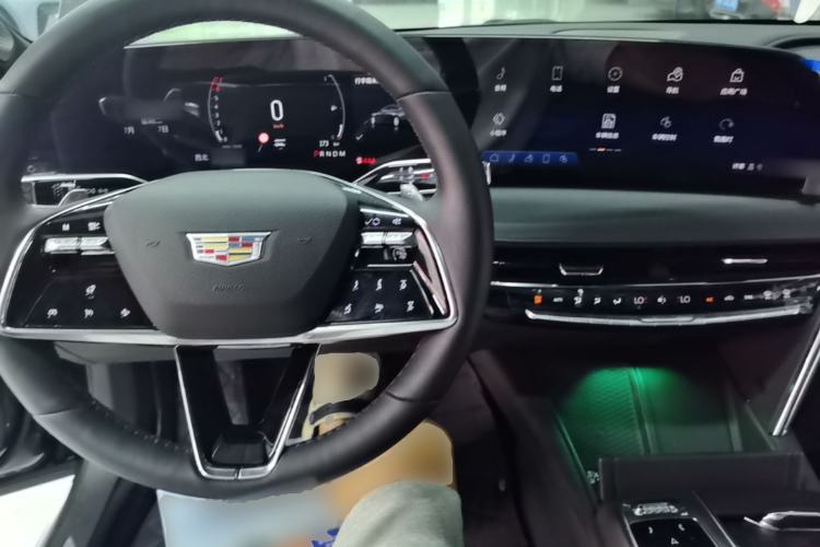 Used Cadillac CT6 2023 28T Luxury Version Center Console