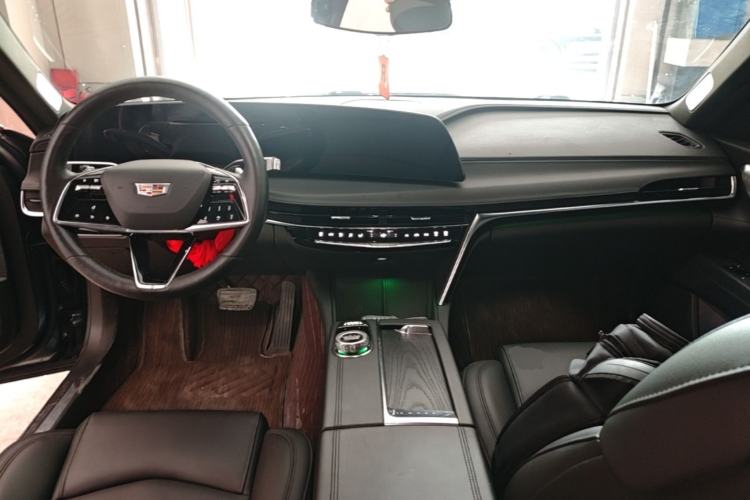 Used Cadillac CT6 2023 28T Luxury Version Center Console