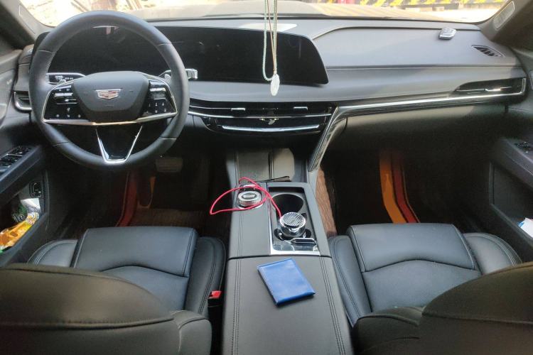 Used Cadillac CT6 2023 28T Luxury Version Center Console
