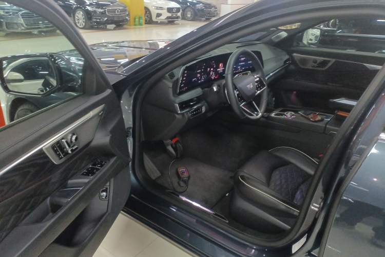 Used Cadillac CT6 2023 28T Platinum Edition Driver Seat