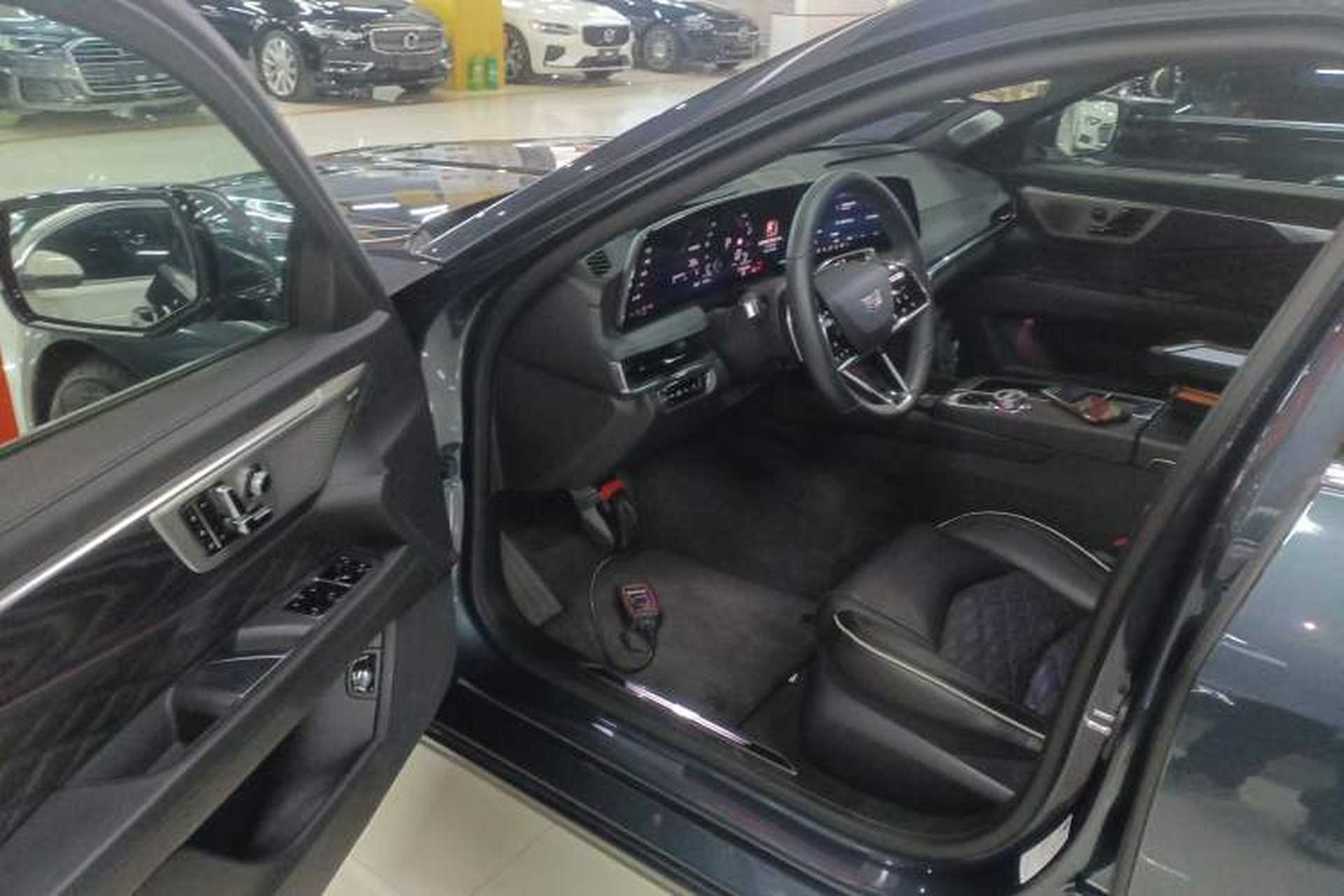 Used Cadillac CT6 2023 28T Platinum Edition Driver Seat