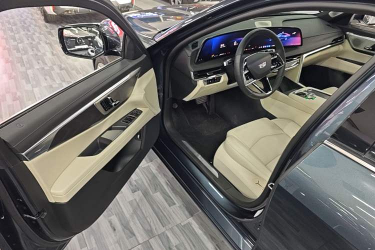 Used Cadillac CT6 2023 28T Luxury Version Driver Seat