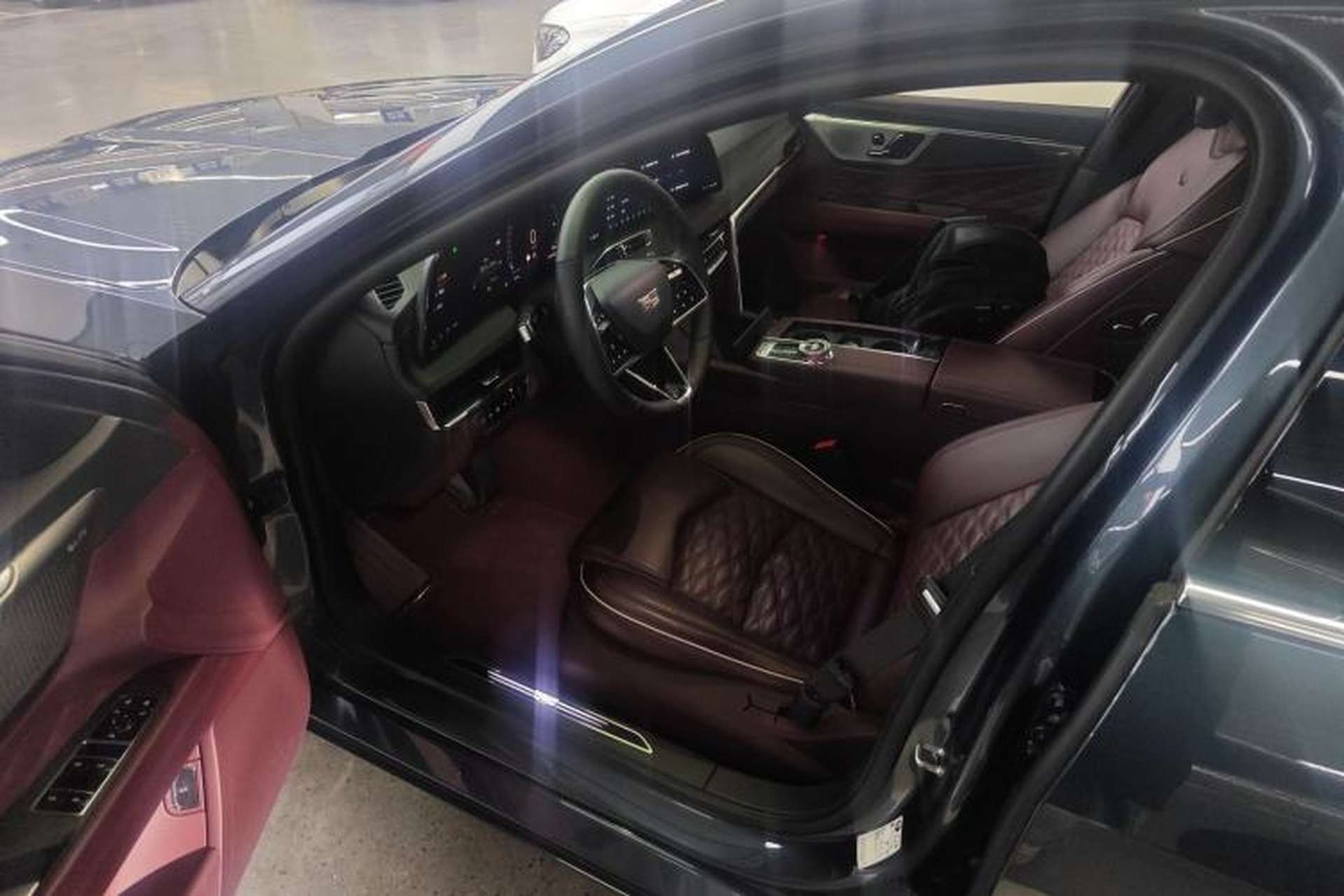Used Cadillac CT6 2023 28T Platinum Edition Driver Seat