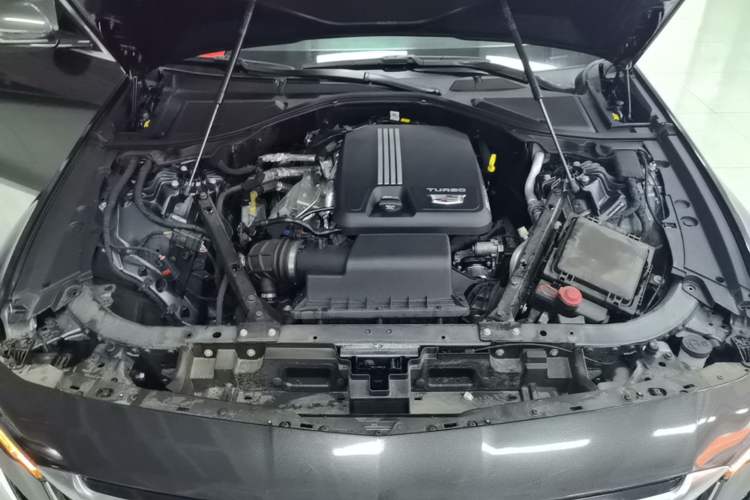 Used Cadillac CT6 2023 28T Luxury Version Engine Bay