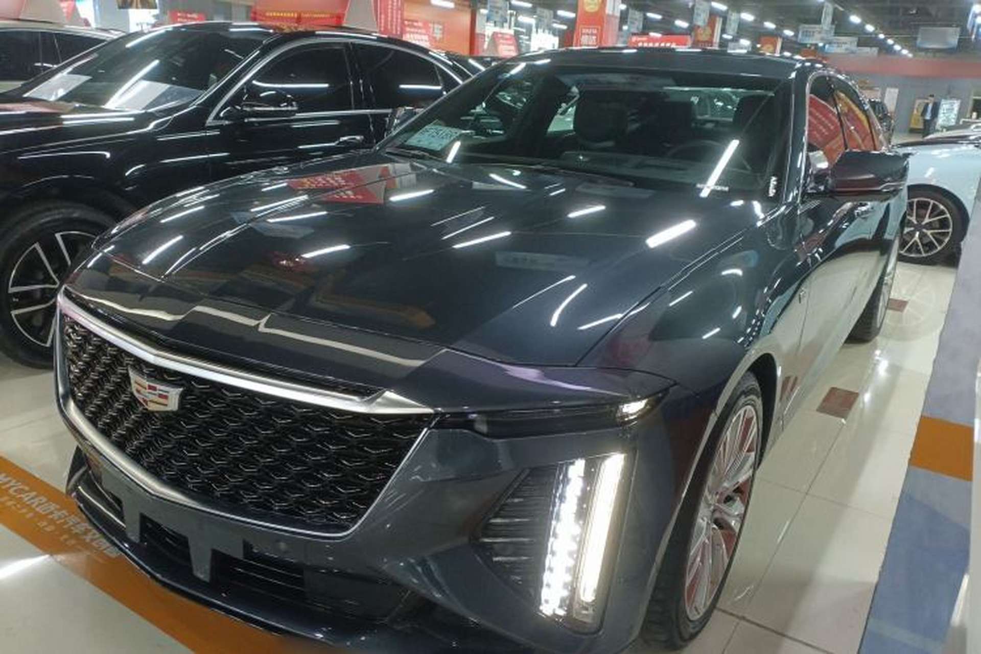 Used Cadillac CT6 2023 28T Platinum Edition Front Left 45 Deg
