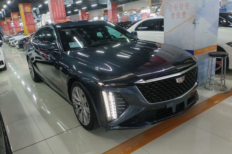 Used Cadillac CT6 2023 28T Platinum Edition Front Right 45 Deg