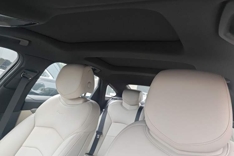 Used Cadillac CT6 2023 28T Fashion Edition Headliner