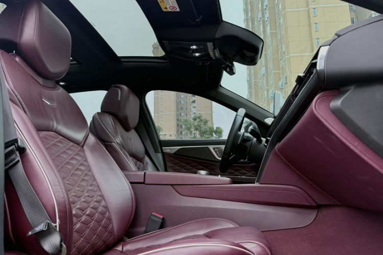 Used Cadillac CT6 2023 28T Platinum Edition Interior 1