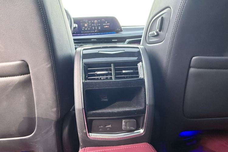 Used Cadillac CT6 2023 28T Luxury Version Interior 10