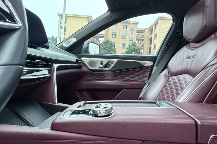 Used Cadillac CT6 2023 28T Platinum Edition Interior 12