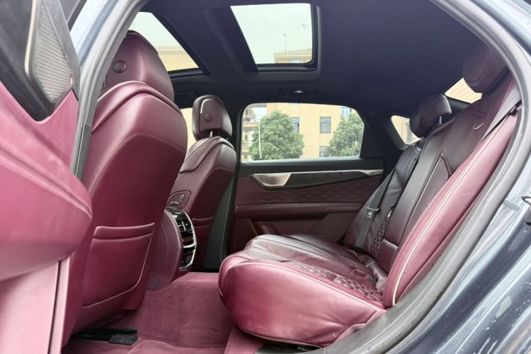 Used Cadillac CT6 2023 28T Platinum Edition Interior 13
