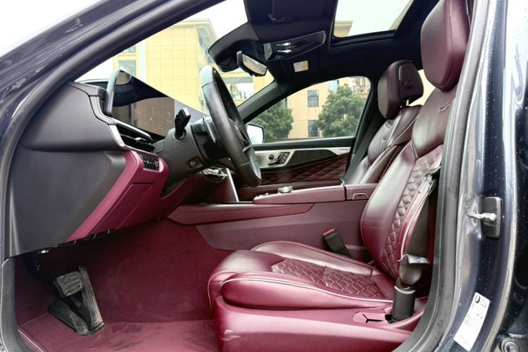 Used Cadillac CT6 2023 28T Platinum Edition Interior 2