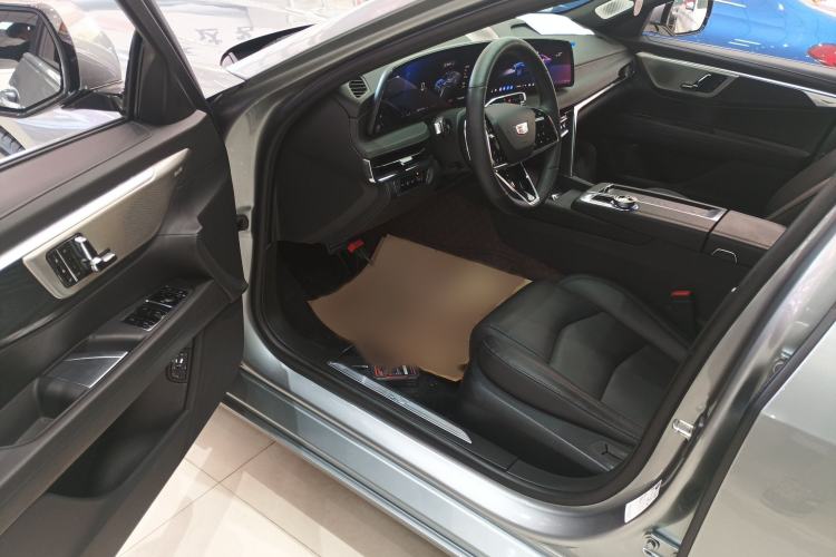 Used Cadillac CT6 2023 28T Luxury Version Interior 3