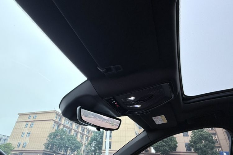 Used Cadillac CT6 2023 28T Platinum Edition Interior 3