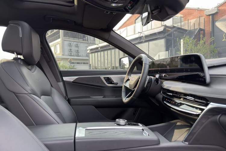 Used Cadillac CT6 2023 28T Luxury Version Interior 3