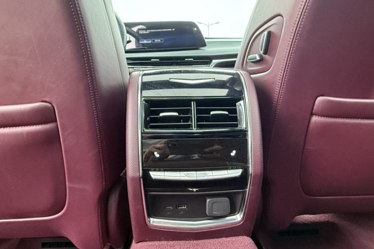 Used Cadillac CT6 2023 28T Platinum Edition Interior 5