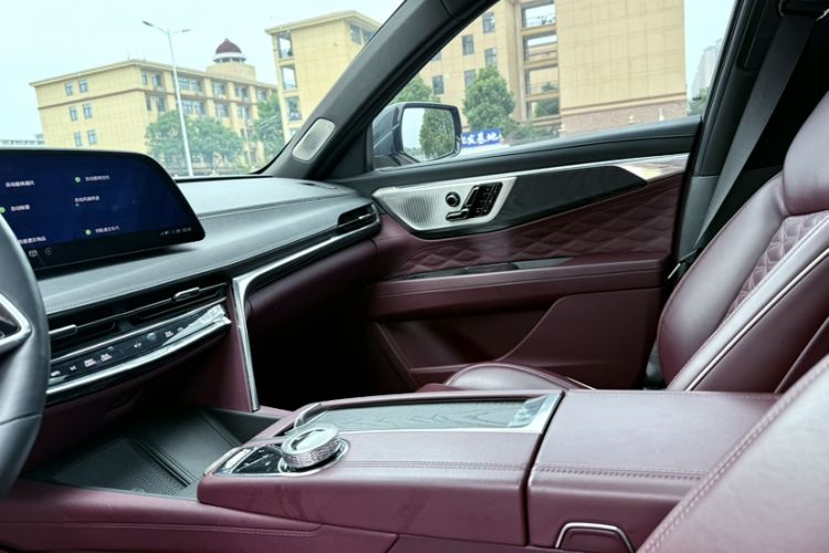 Used Cadillac CT6 2023 28T Platinum Edition Interior 7