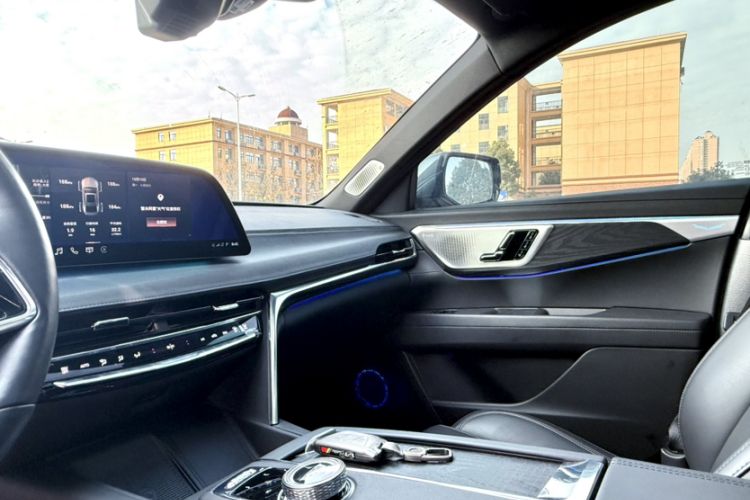 Used Cadillac CT6 2023 28T Luxury Version Interior 8