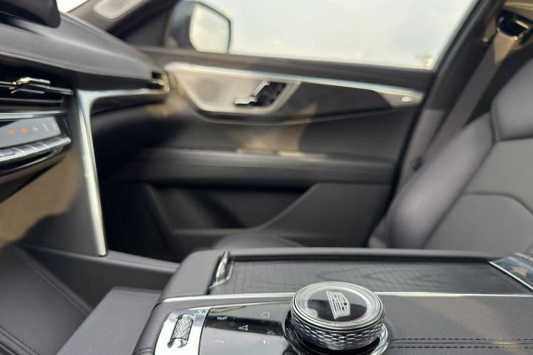 Used Cadillac CT6 2023 28T Luxury Version Interior 8