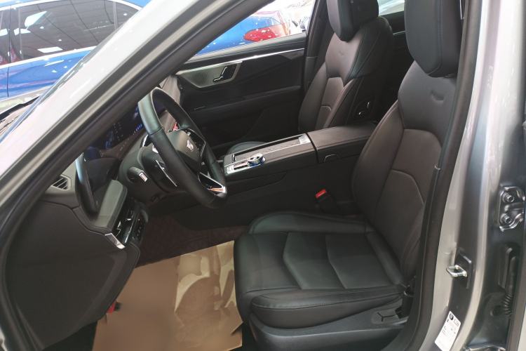 Used Cadillac CT6 2023 28T Luxury Version Left Front Seat