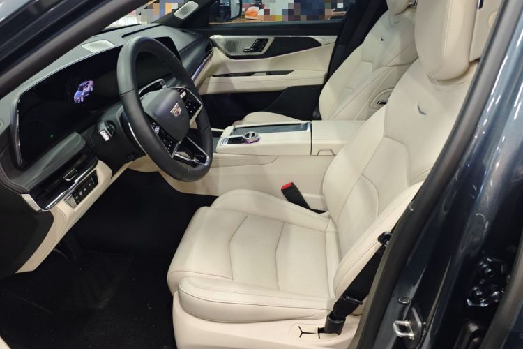 Used Cadillac CT6 2023 28T Luxury Version Left Front Seat