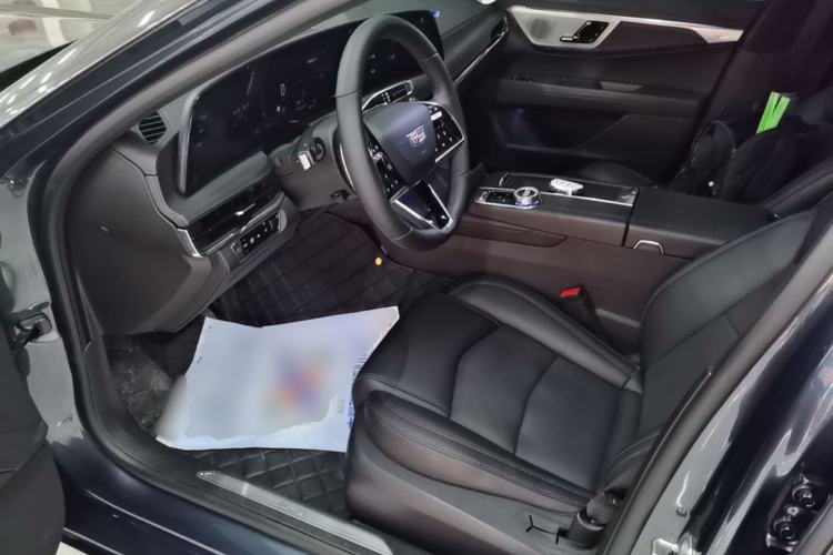 Used Cadillac CT6 2023 28T Luxury Version Left Front Seat