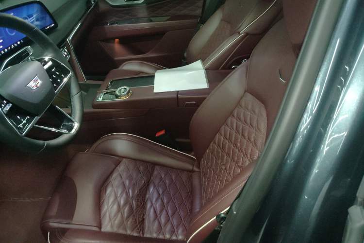 Used Cadillac CT6 2023 28T Platinum Edition Left Front Seat