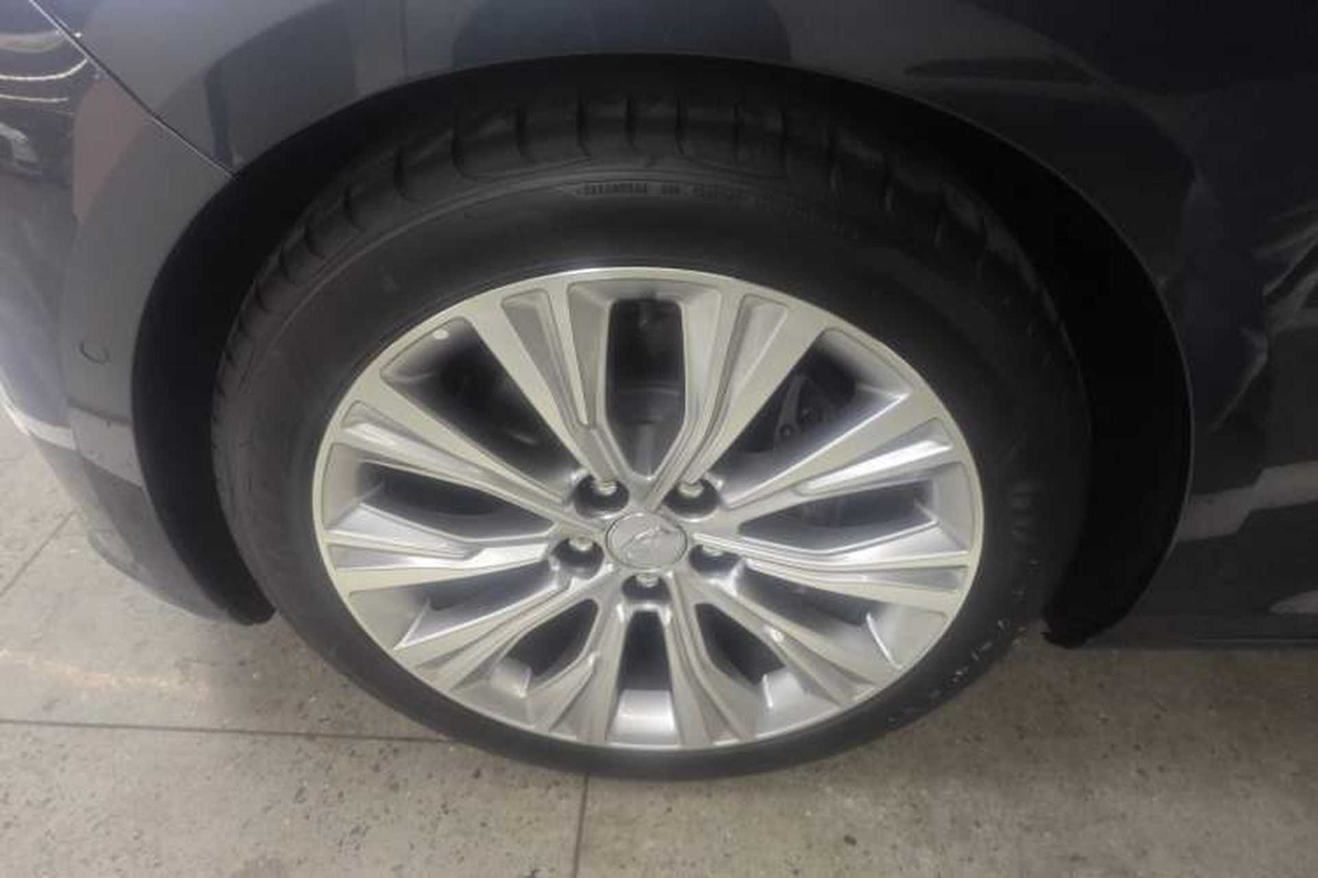 Used Cadillac CT6 2023 28T Platinum Edition Left Front Wheel Hub