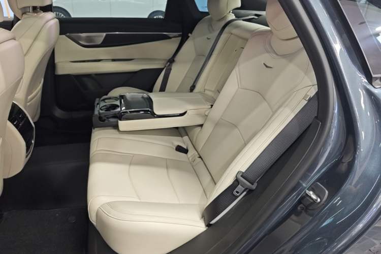 Used Cadillac CT6 2023 28T Luxury Version Left Rear Seat