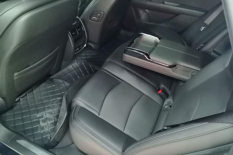 Used Cadillac CT6 2023 28T Luxury Version Left Rear Seat