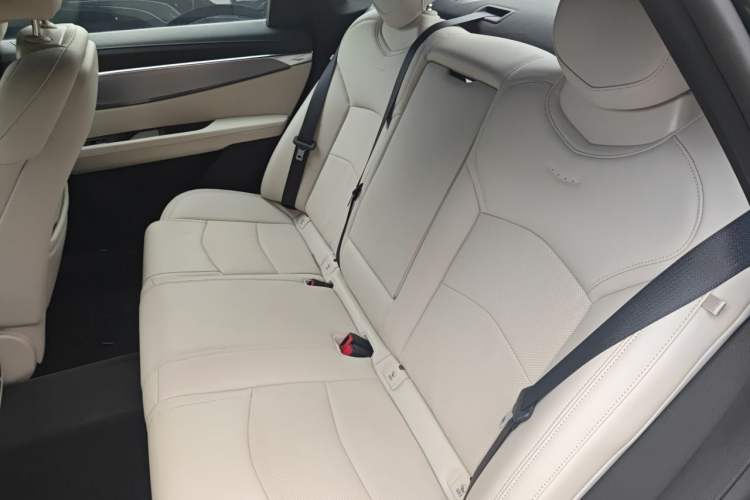 Used Cadillac CT6 2023 28T Fashion Edition Left Rear Seat