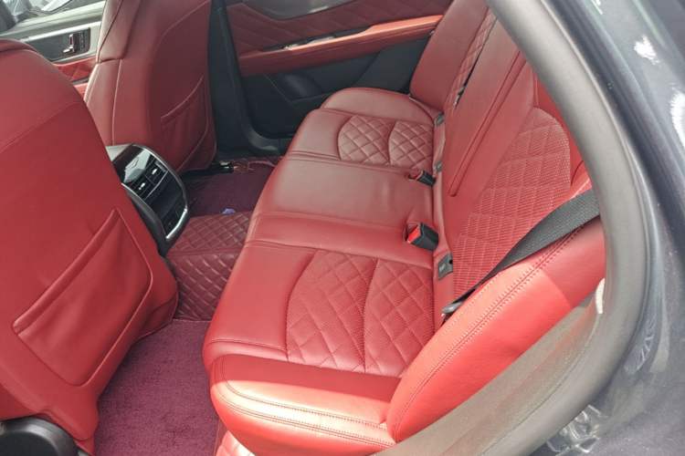 Used Cadillac CT6 2023 28T Fashion Edition Left Rear Seat