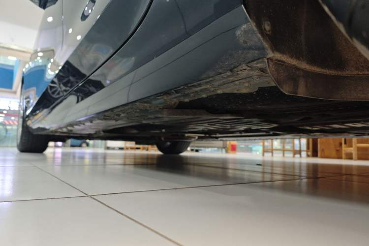 Used Cadillac CT6 2023 28T Luxury Version Left Side Sill
