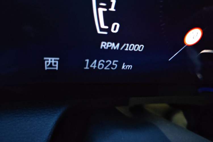 Used Cadillac CT6 2023 28T Prestige Model Odometer Close Up