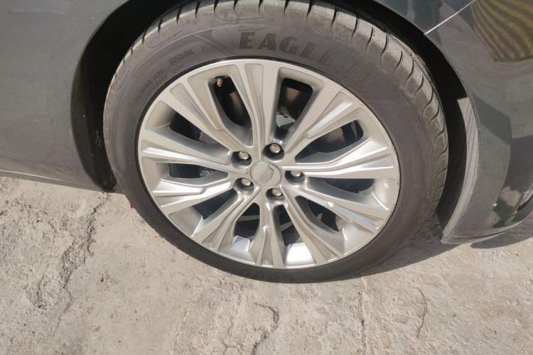 Used Cadillac CT6 2023 28T Luxury Version Right Front Wheel Hub