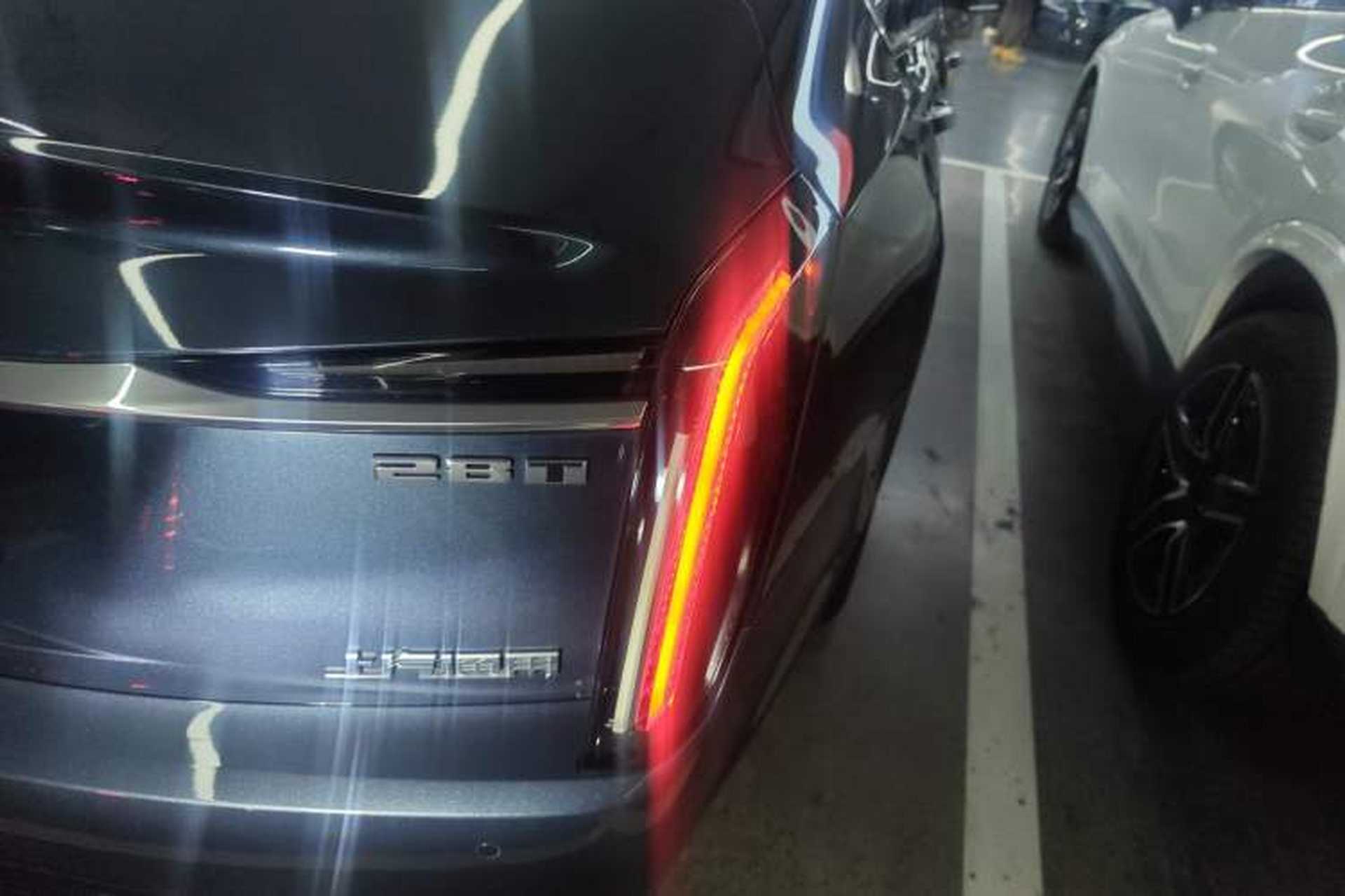 Used Cadillac CT6 2023 28T Platinum Edition Right Rear Taillight