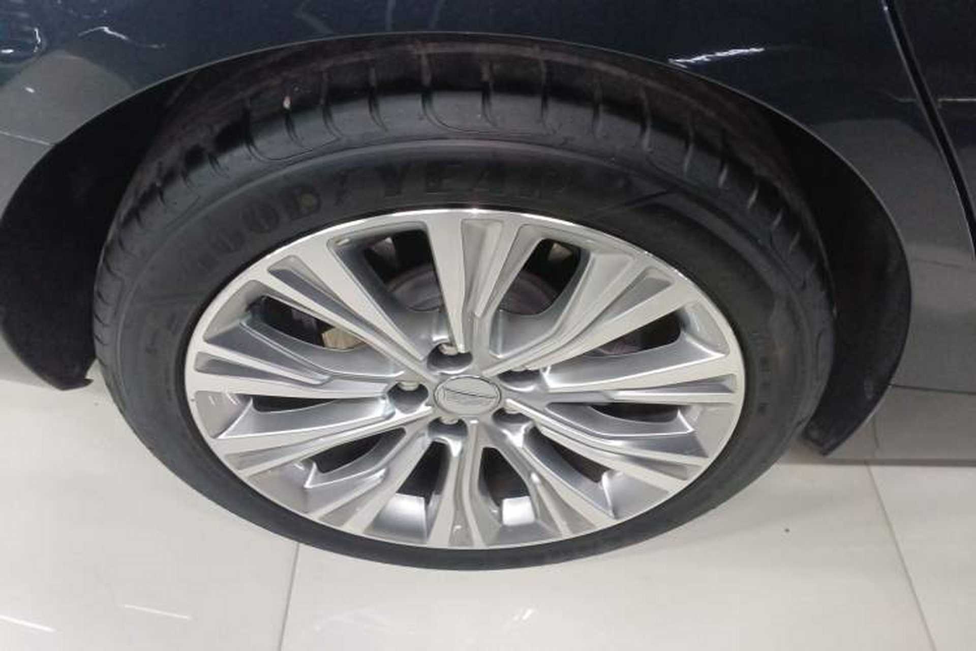 Used Cadillac CT6 2023 28T Platinum Edition Right Rear Wheel Hub